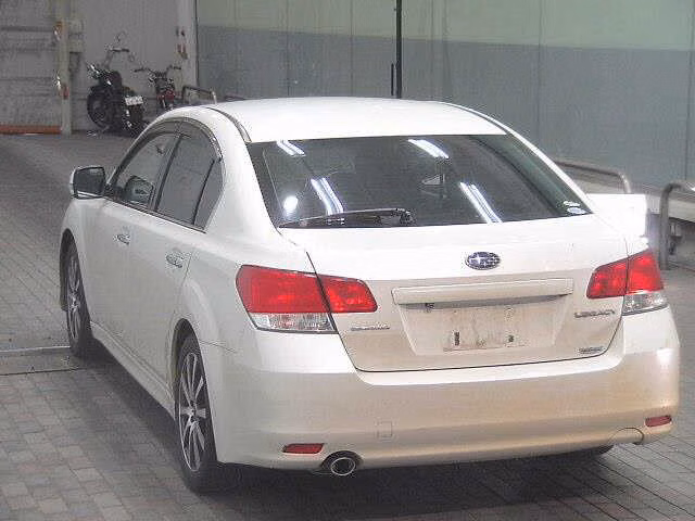 SUBARU LEGACY B4