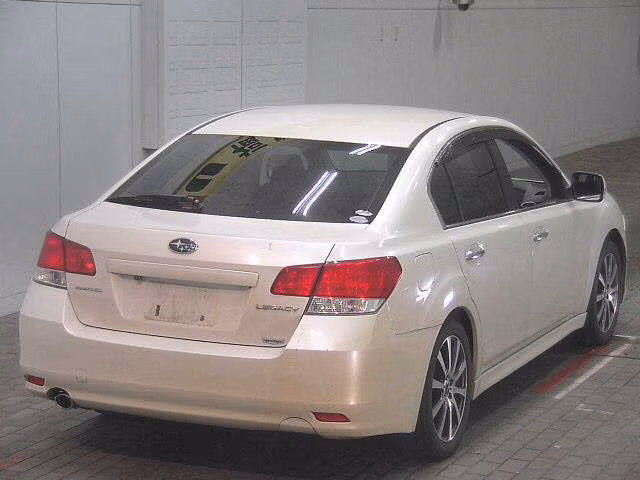 SUBARU LEGACY B4