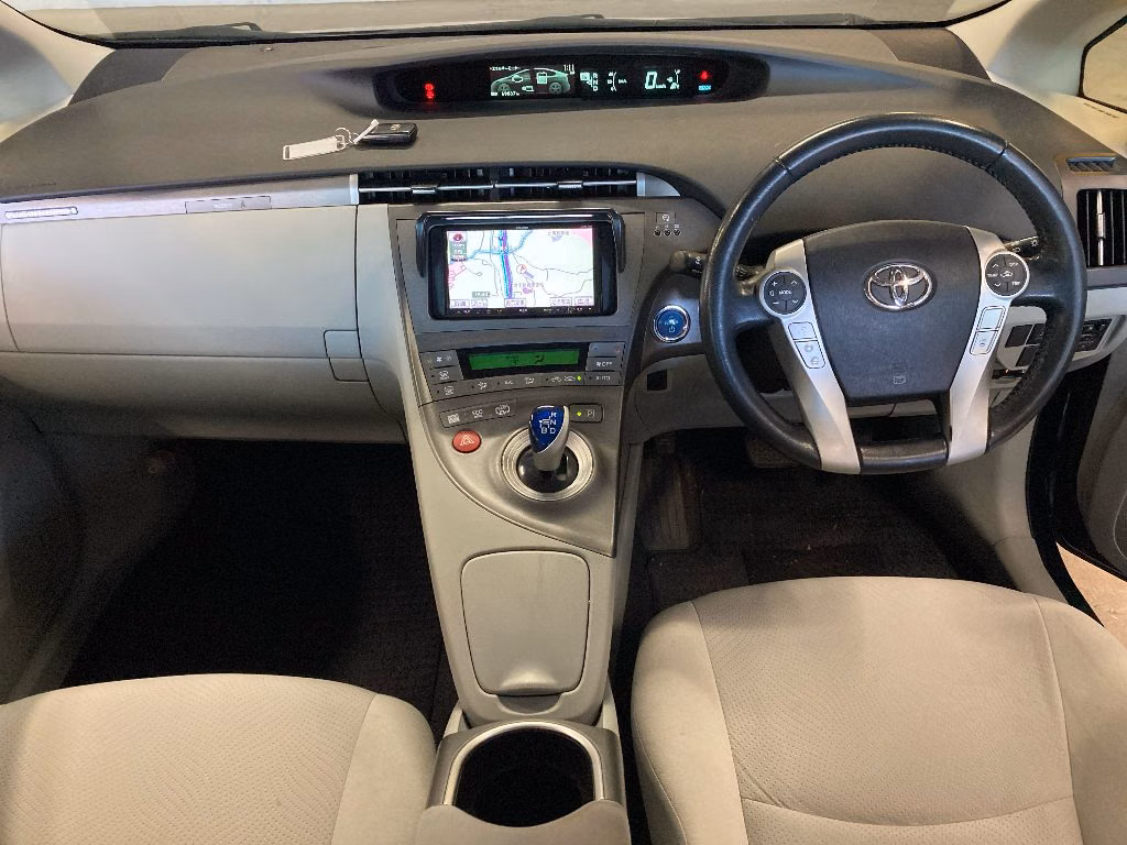 TOYOTA PRIUS PHV