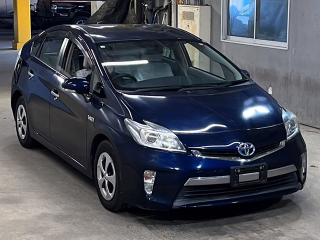 TOYOTA PRIUS PHV