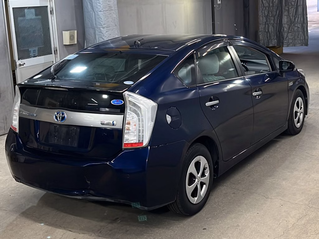 TOYOTA PRIUS PHV