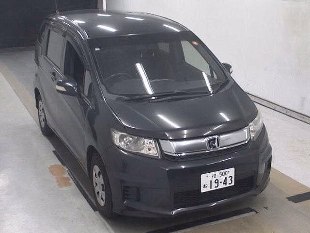 HONDA FREED SPIKE
