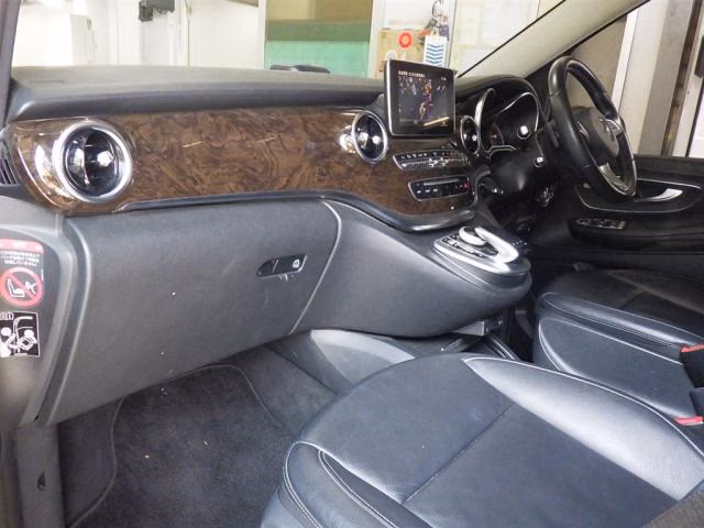MERCEDES-BENZ V-CLASS