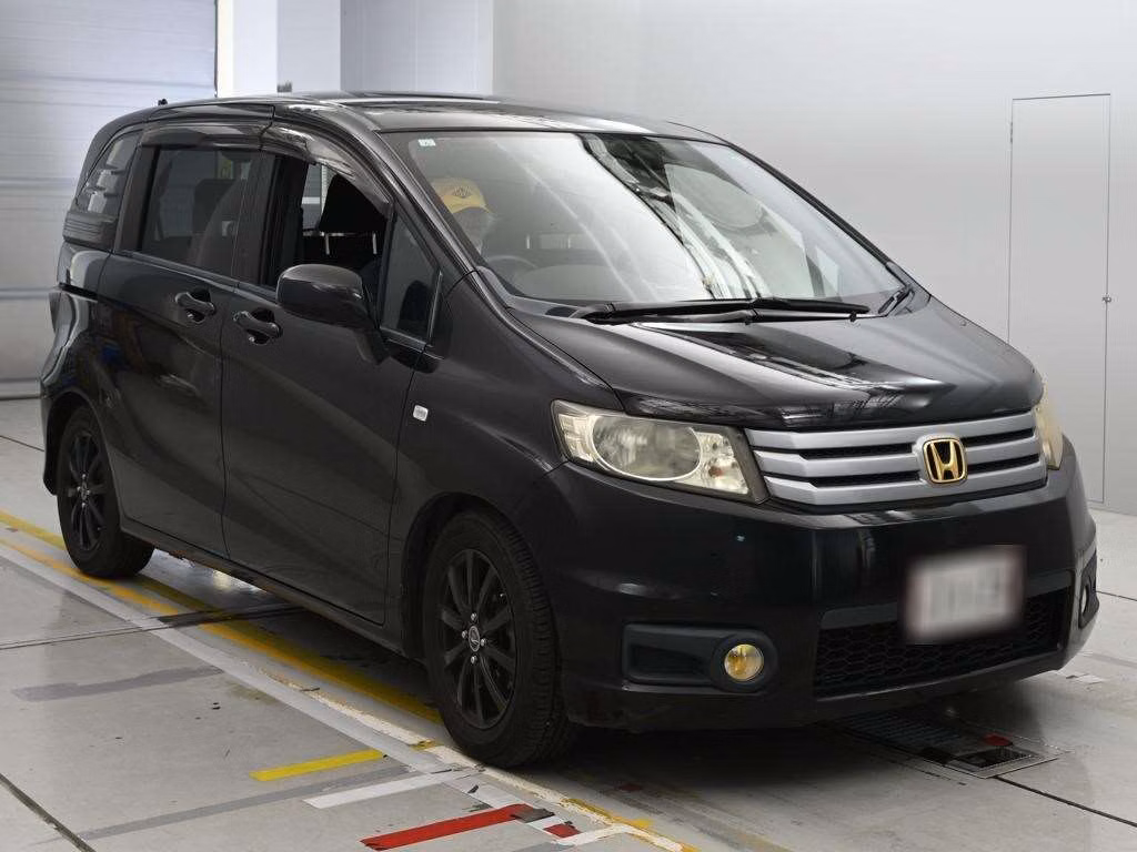 HONDA FREED SPIKE