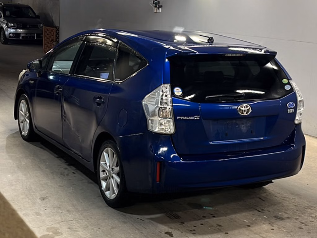 TOYOTA PRIUS ALPHA
