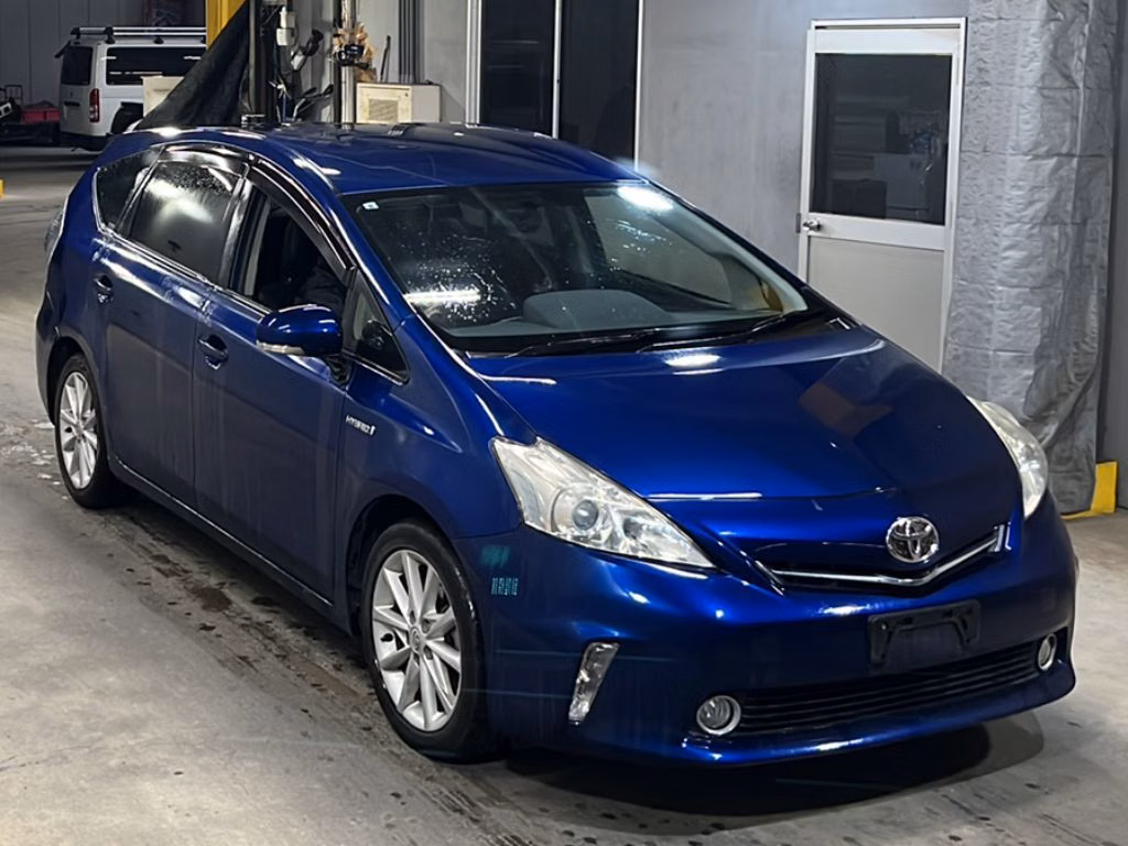 TOYOTA PRIUS ALPHA