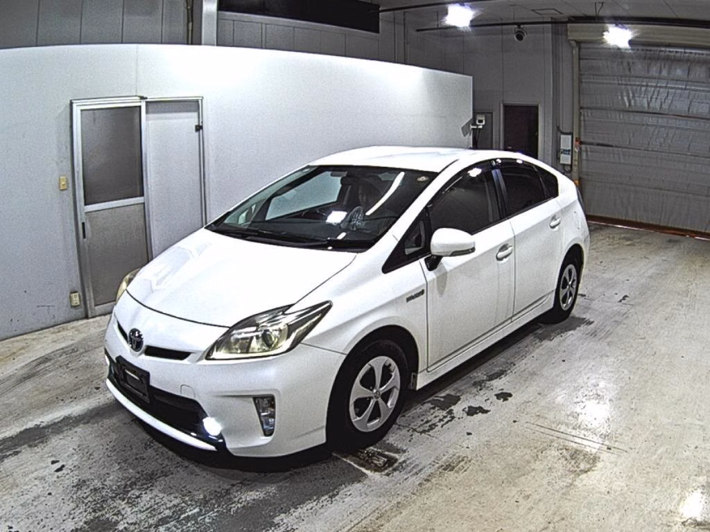 TOYOTA PRIUS