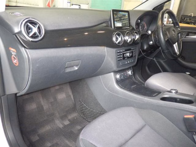 MERCEDES-BENZ B-CLASS