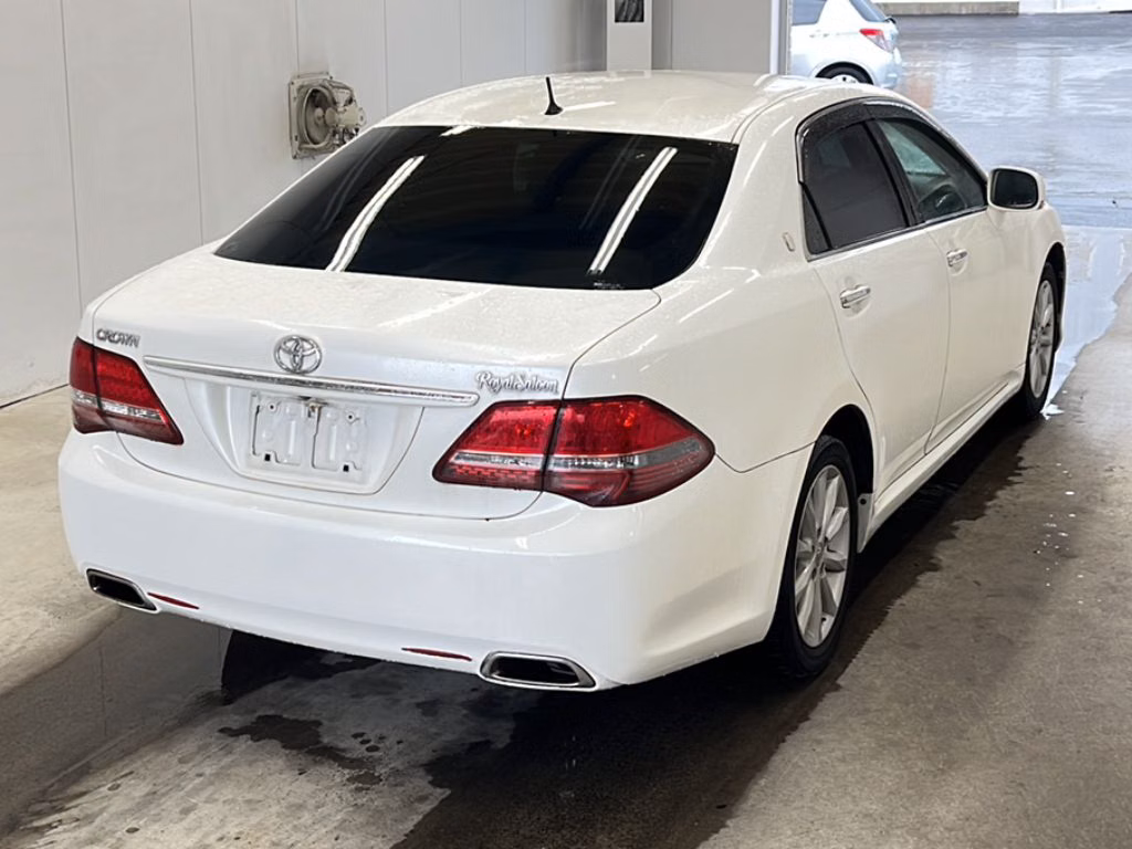 TOYOTA CROWN