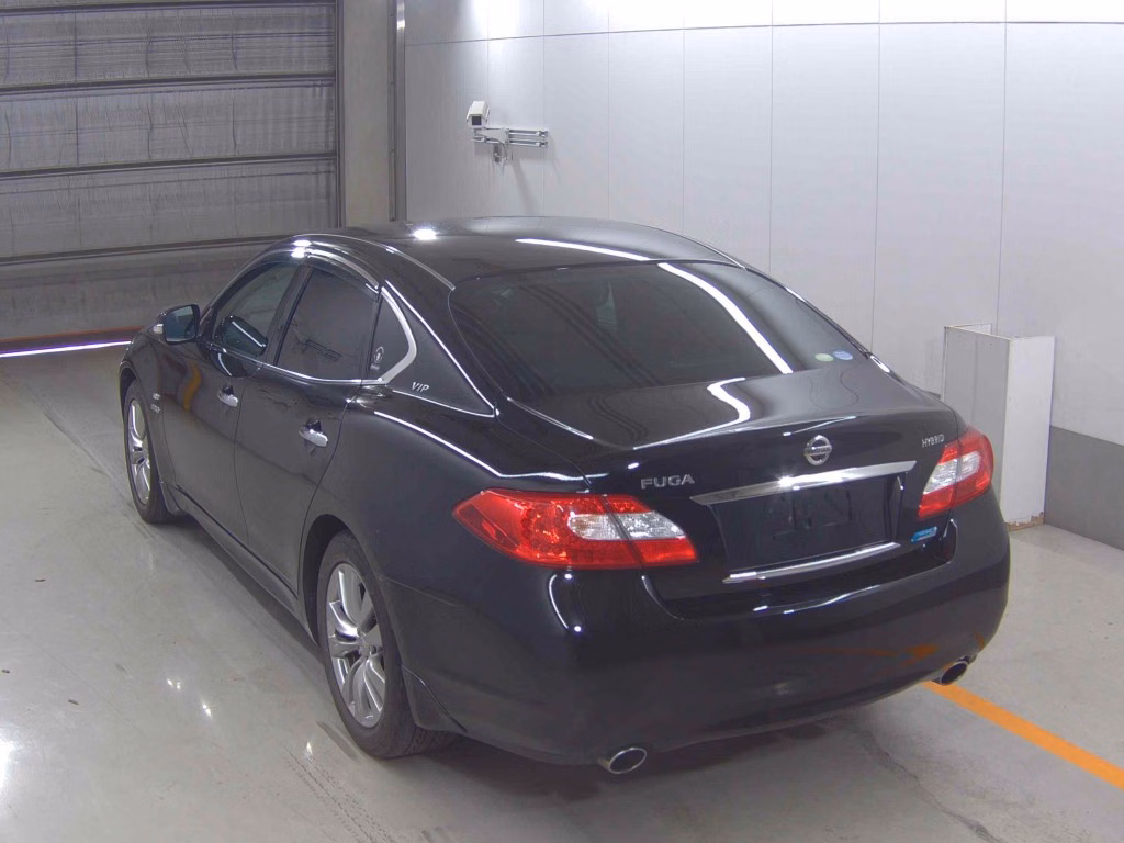 NISSAN FUGA