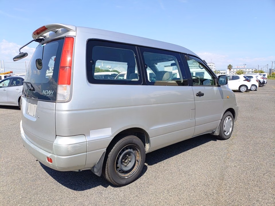 TOYOTA TOWN ACE NOAH