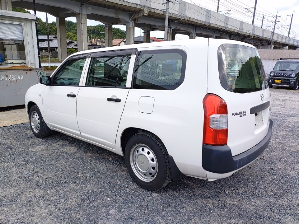 MAZDA FAMILIA