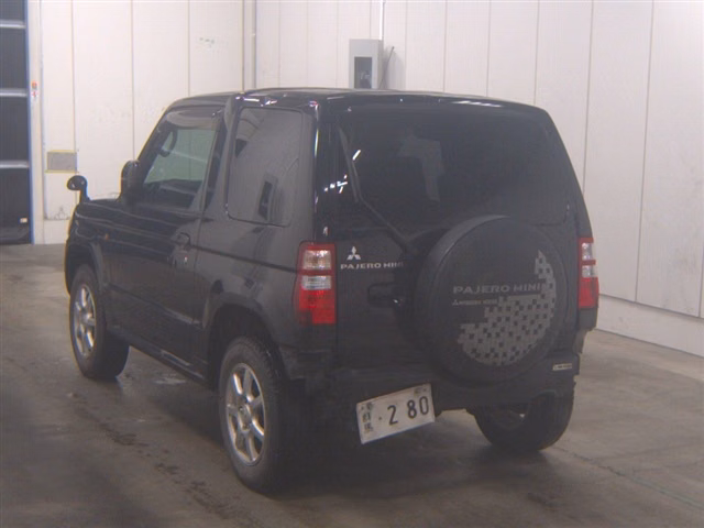 MITSUBISHI PAJERO MINI