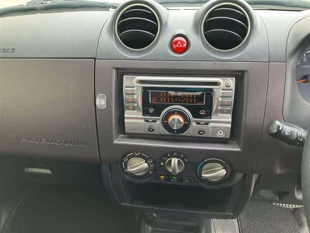 MITSUBISHI PAJERO MINI