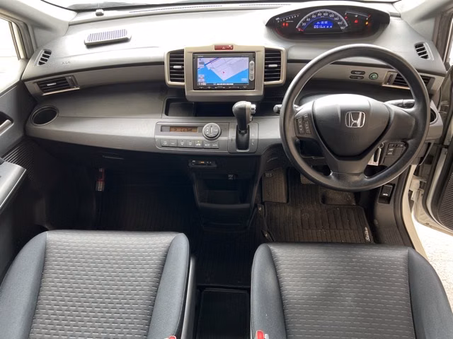 HONDA FREED SPIKE