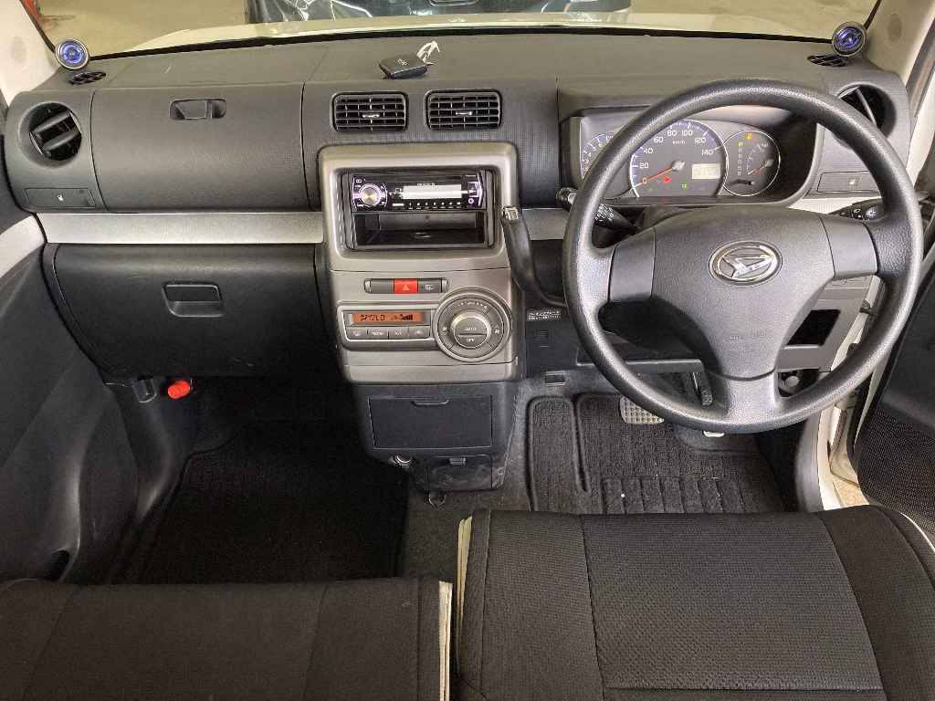 DAIHATSU MOVE CONTE