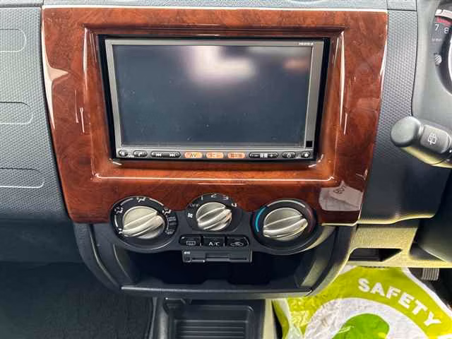 NISSAN KIX