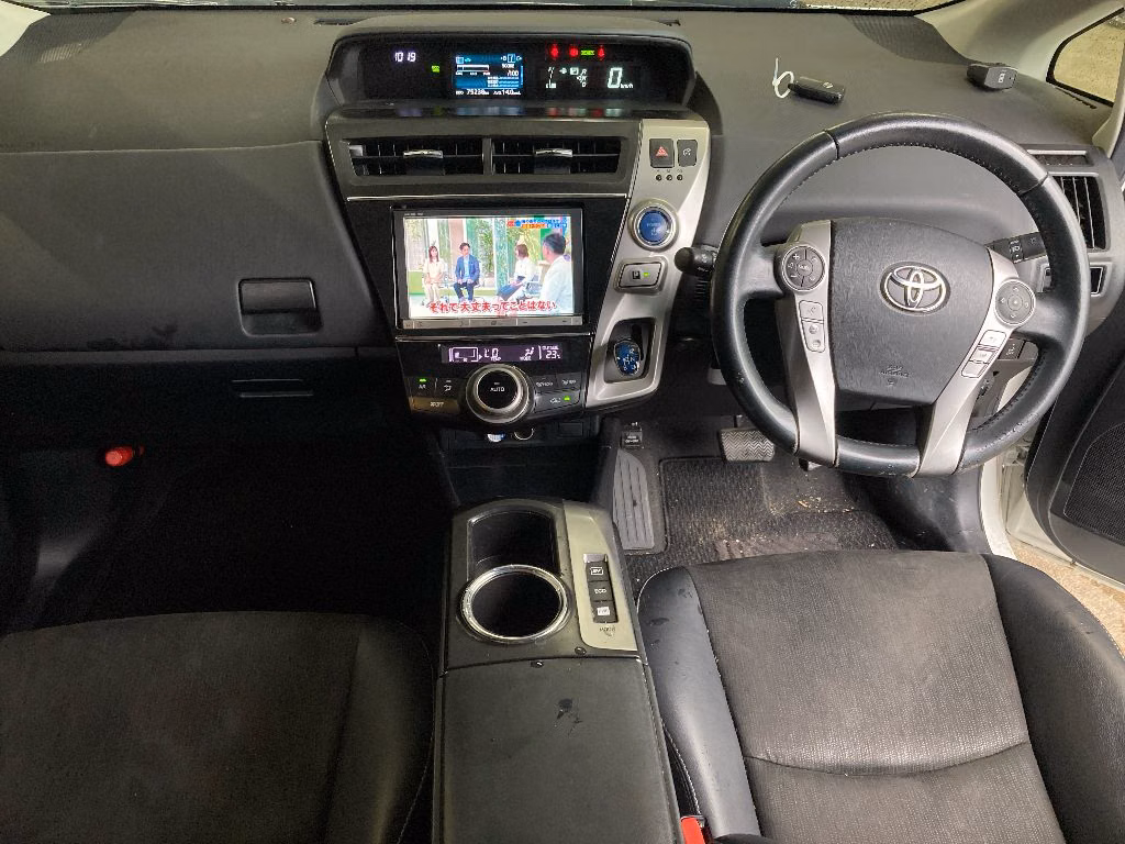 TOYOTA PRIUS ALPHA