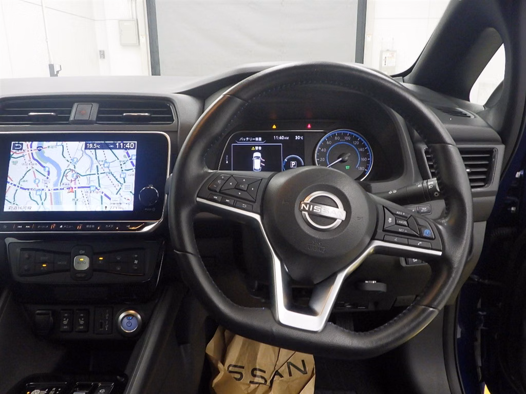 NISSAN LEAF