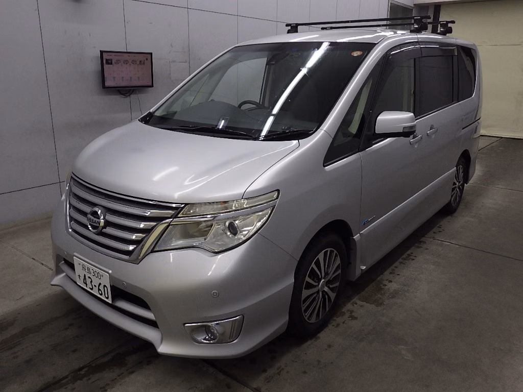 NISSAN SERENA