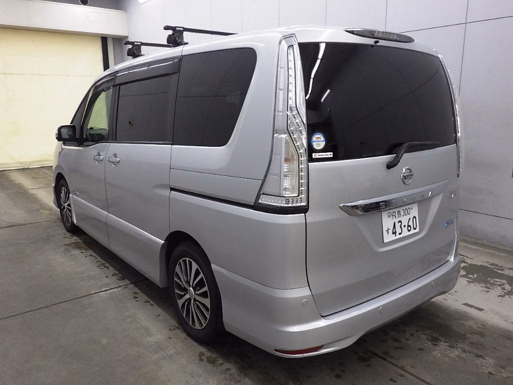 NISSAN SERENA