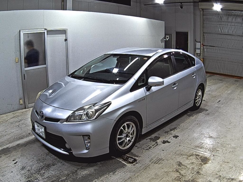TOYOTA PRIUS