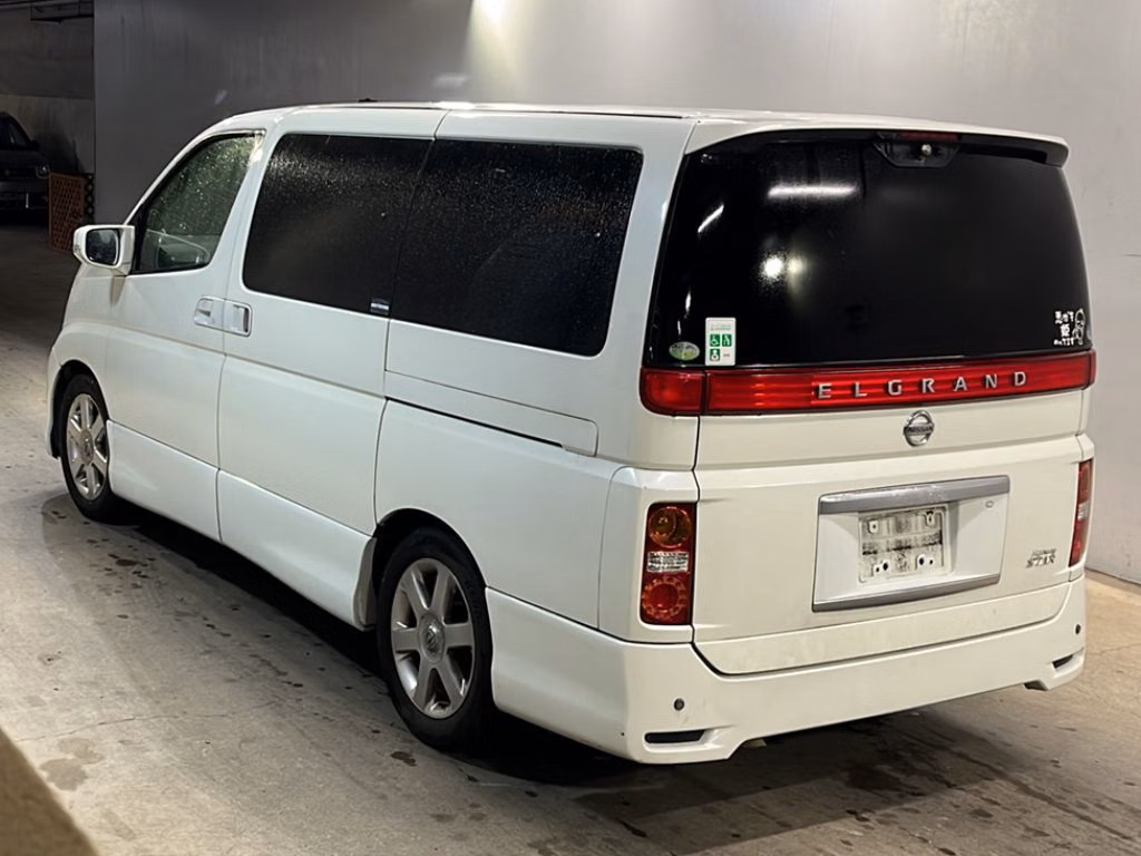 NISSAN ELGRAND