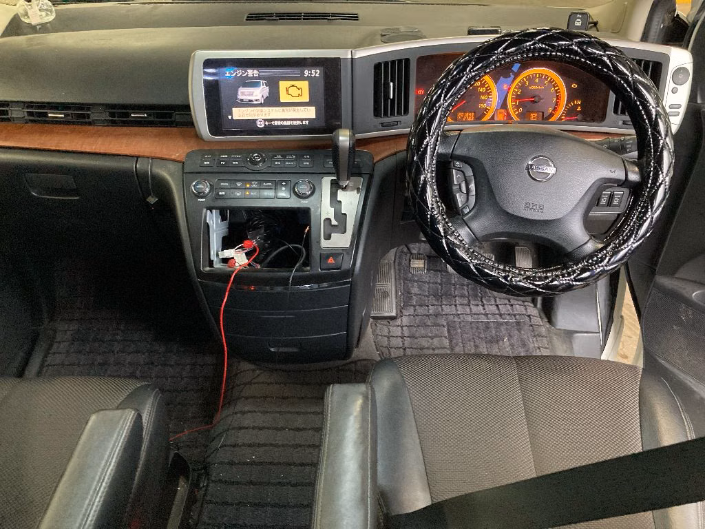 NISSAN ELGRAND