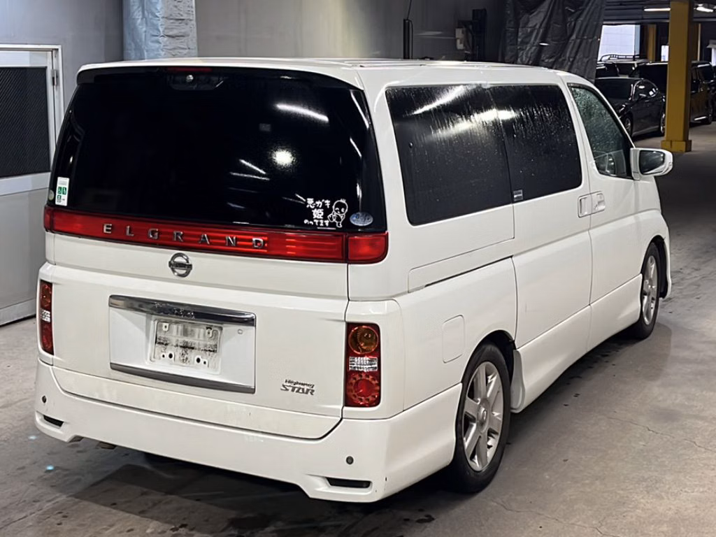 NISSAN ELGRAND