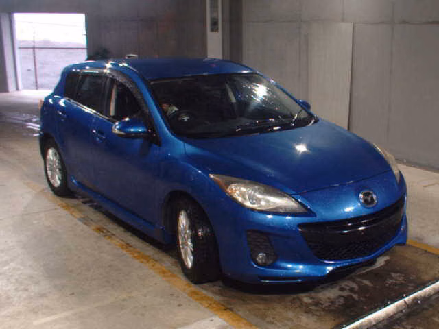MAZDA AXELA