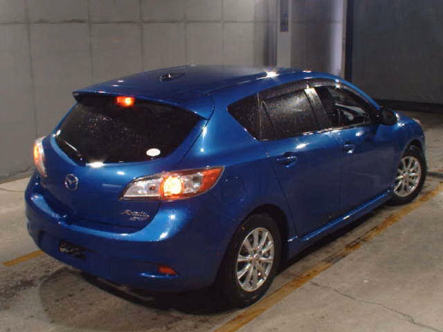 MAZDA AXELA