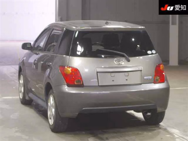 TOYOTA IST