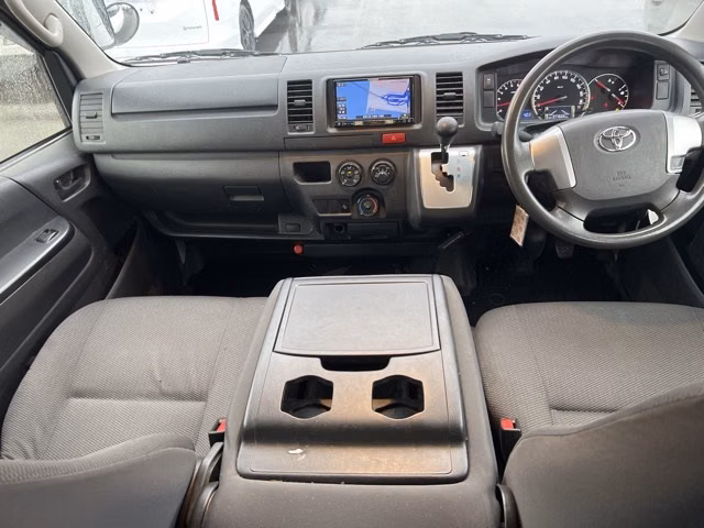 TOYOTA REGIUS ACE
