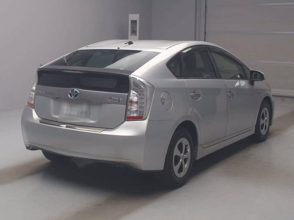 TOYOTA PRIUS PHV