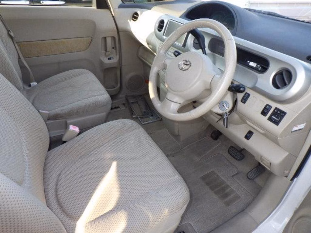 TOYOTA PORTE
