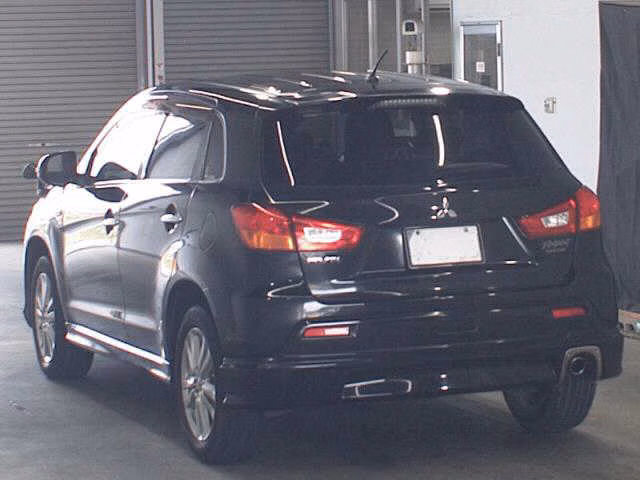 MITSUBISHI RVR