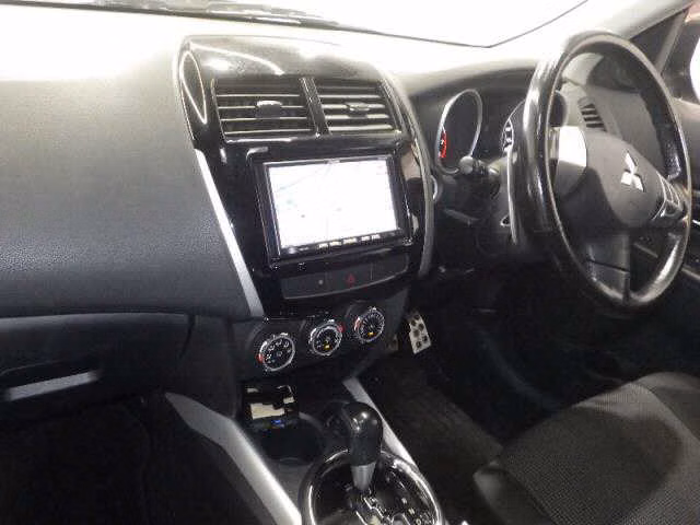 MITSUBISHI RVR