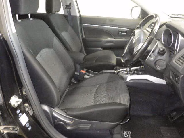 MITSUBISHI RVR