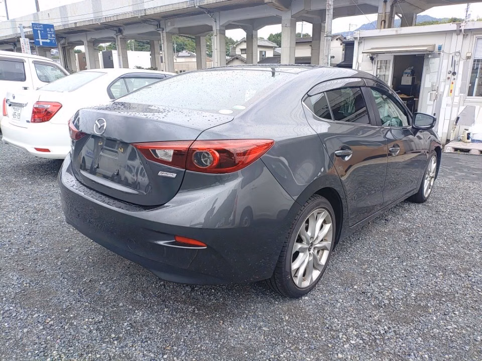MAZDA AXELA