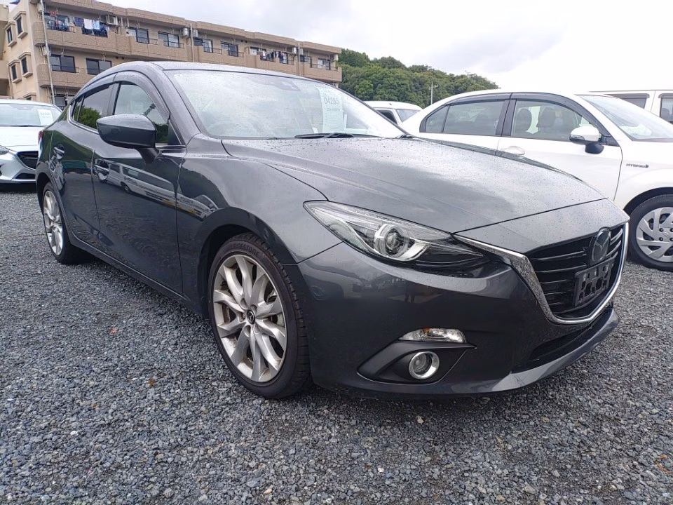 MAZDA AXELA