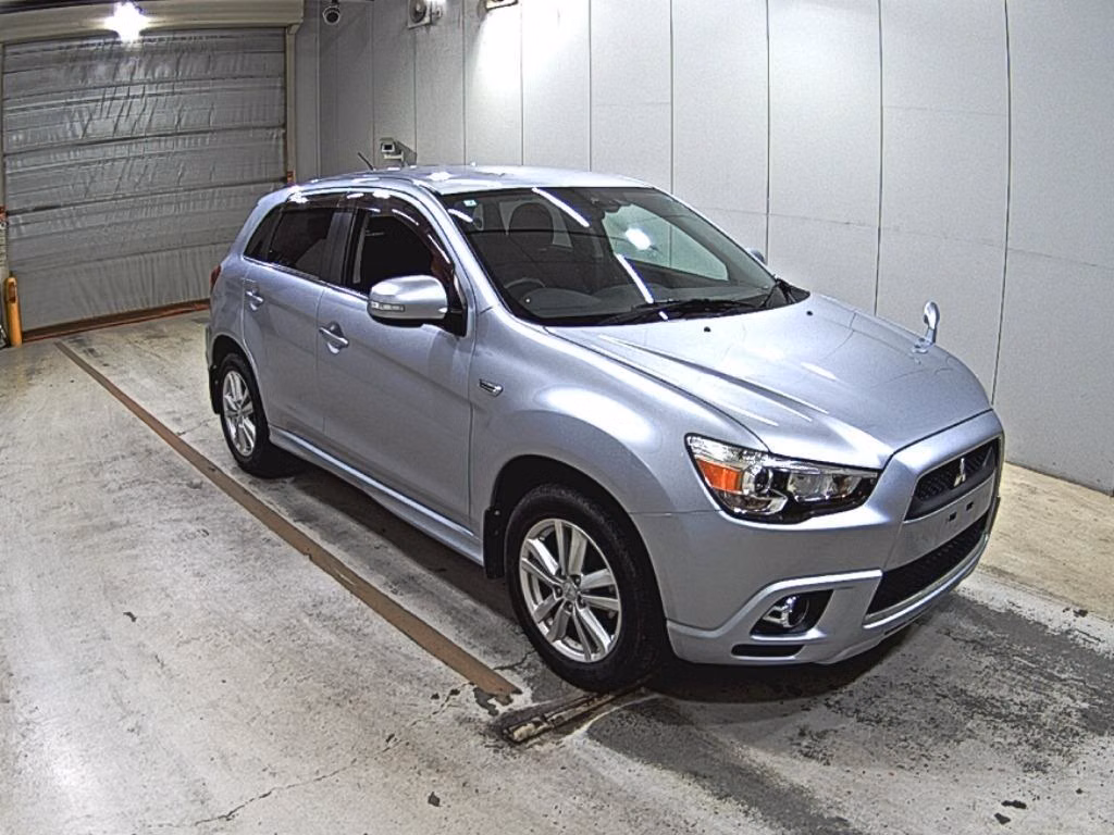 MITSUBISHI RVR