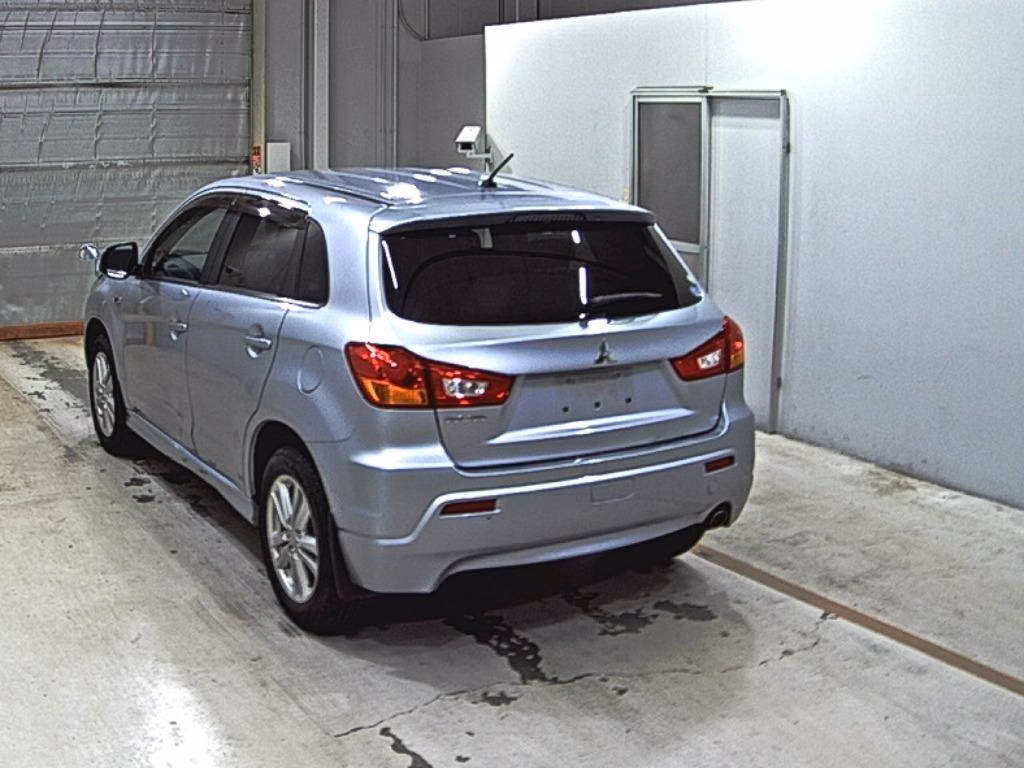MITSUBISHI RVR