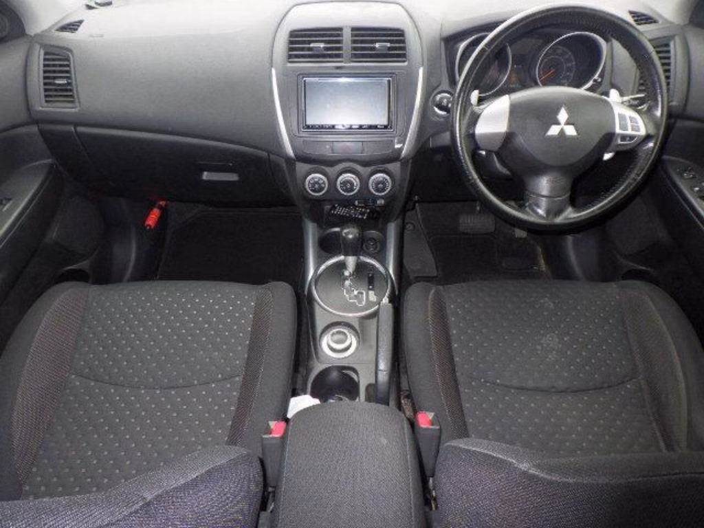 MITSUBISHI RVR