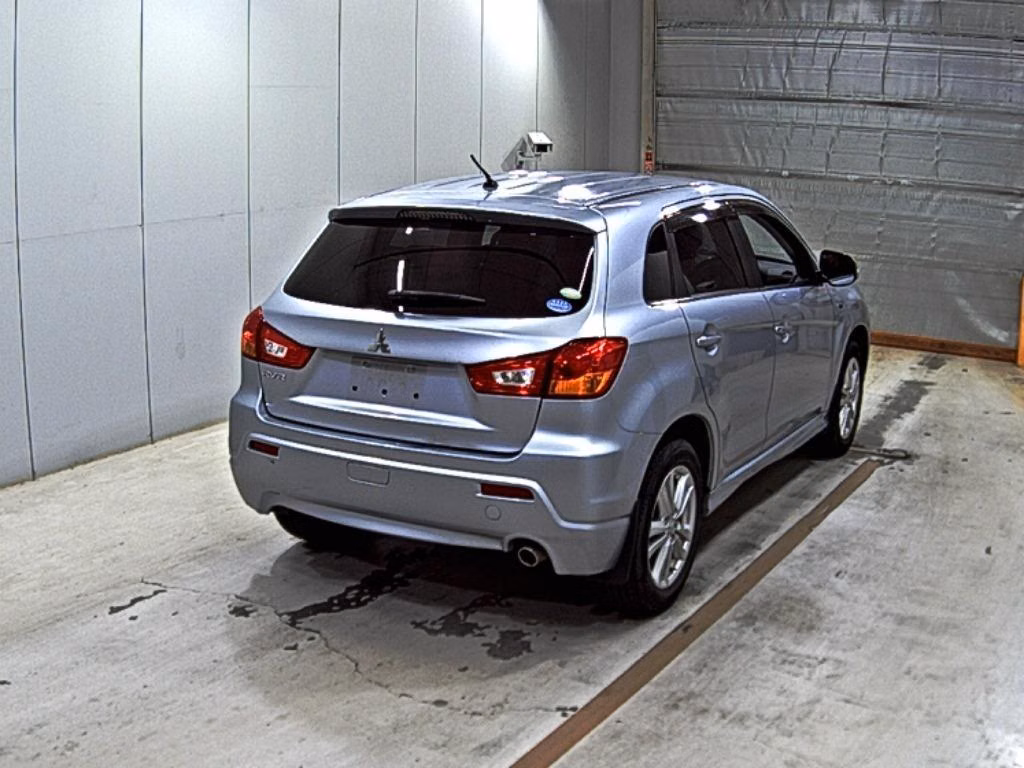 MITSUBISHI RVR