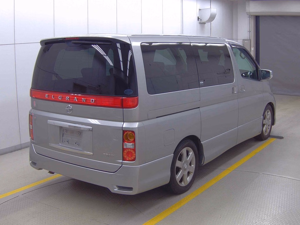 NISSAN ELGRAND