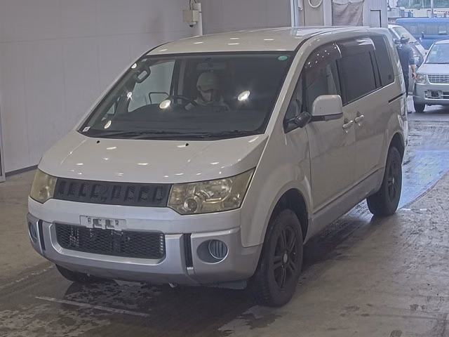 MITSUBISHI DELICA D:5