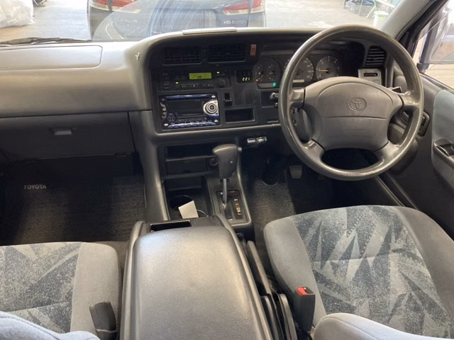 TOYOTA HIACE