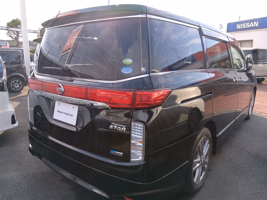 NISSAN ELGRAND