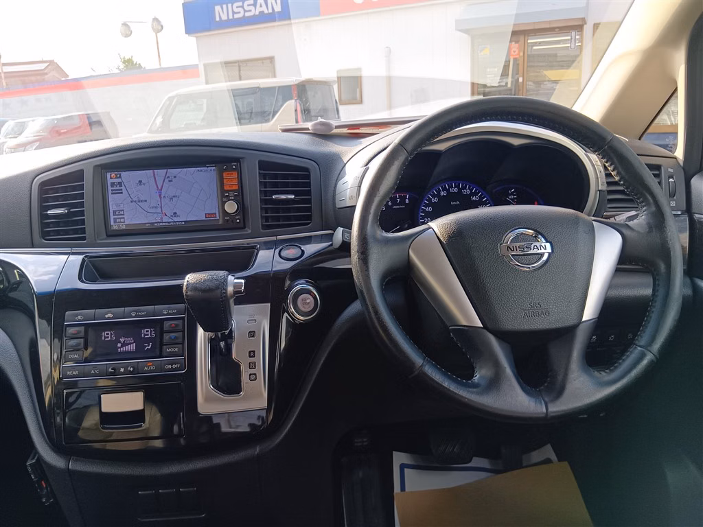 NISSAN ELGRAND