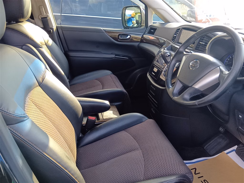 NISSAN ELGRAND